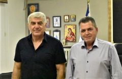 Ο Κώστας Καλαϊτζίδης με τους νέους διευθυντές Εκπαίδευσης