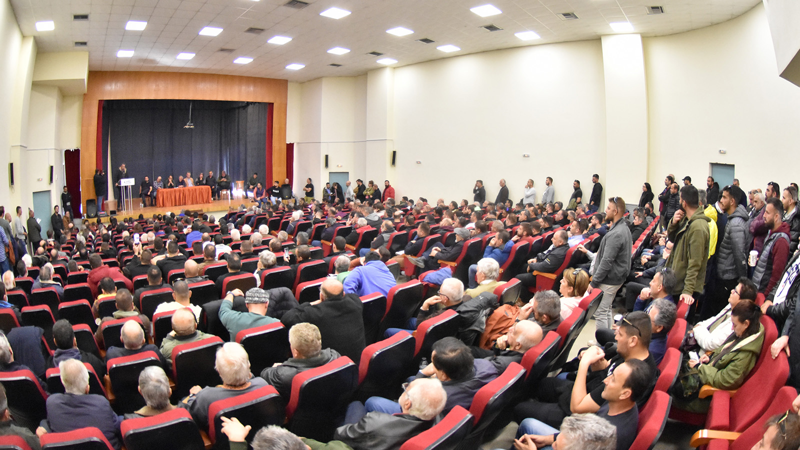 Κλιμάκωση του αγώνα με πολύμορφη δράση αποφάσισε η πανελλαδική σύσκεψη συντονισμού των αγωνιζόμενων αγροτών