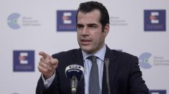 Αναστέλλεται από 15 Απρίλη το πρόστιμο των 100 ευρώ για τους ανεμβολίαστους άνω των 60 ετών