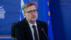 Δεν υπάρχει μελέτη που να δείχνει ότι οι αστυνομικοί μεταδίδουν τον ιό!!!