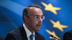 Οι τράπεζες μαζεύουν κέρδη και η κυβέρνηση κάνει ...εκκλήσεις