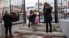 ΑΣΓΜΕ: Απαιτεί με επιστολή προς την κυβέρνηση να ληφθούν μέτρα προστασίας της υγείας των μαθητών