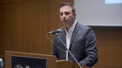 Σωτήρης Αβραμόπουλος στέλεχος του ΚΚΕ, περιφερειακός σύμβουλος: «Οσα διαφημίζονται ως χρήματα της περιφέρειας στην πραγματικότητα είναι πόροι που προέρχονται από την κλοπή του πλούτου που παράγουν οι εργαζόμενοι και την φοροληστεία που υφίστανται"