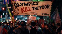 «Οι Ολυμπιακοί σκοτώνουν τους φτωχούς»...