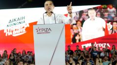 Προσπαθεί εναγωνίως να εξαπατήσει το λαό