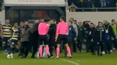 ΤΟΥΡΚΙΑ: «Λουκέτο» στα ποδοσφαιρικά πρωταθλήματα μετά την επίθεση σε διαιτητή από πρόεδρο ομάδας