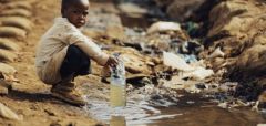 UNICEF: 1.000 παιδιά πεθαίνουν κάθε μέρα σε όλο τον κόσμο επειδή ήπιαν μολυσμένο νερό