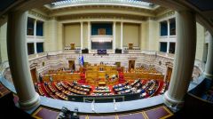 Υπερψηφίστηκε από τους βουλευτές της ΝΔ, αλλά έχει απορριφθεί από τους υγειονομικούς και τον λαό