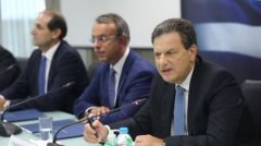 Εξειδικεύτηκαν τα ψίχουλα στον λαό και τα μέτρα για ζεστό χρήμα στο κεφάλαιο