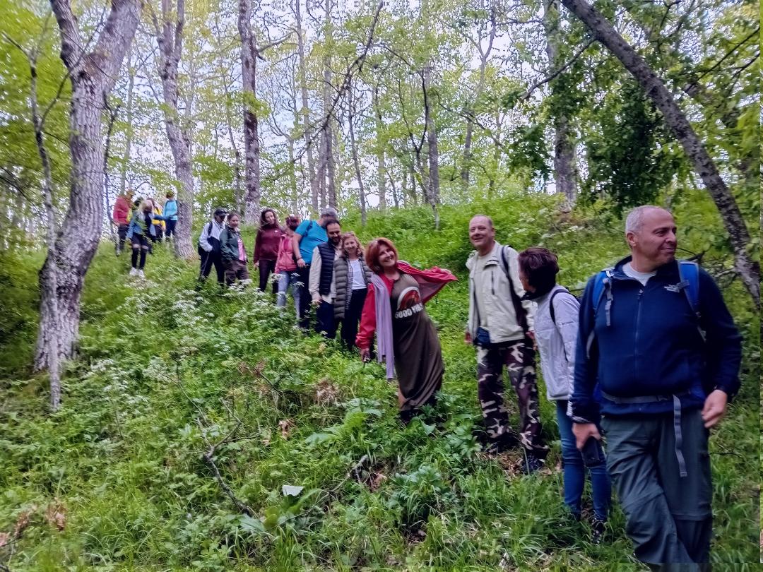 Παιώνιες Βερμίου, Σάββατο 18/5/2024 Αποχαιρετώντας τις ''Βασίλισσες'' με Ποίηση και Χασάπικο χορό!