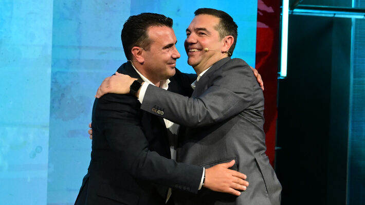 «Ποδαρικό» με ύμνους για την ΝΑΤΟϊκής κοπής Συμφωνία των Πρεσπών