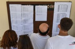 Δικαιολογημένες οι διαμαρτυρίες γονιών και μαθητών για τον κόφτη της ΕΒΕ