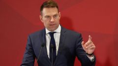 ΣΤΕΦΑΝΟΣ ΚΑΣΣΕΛΑΚΗΣ: Απορρίπτει την πρόταση για δημοψηφίσματα . Προτείνει κατάργηση και αντικατάσταση οργάνων του ΣΥΡΙΖΑ