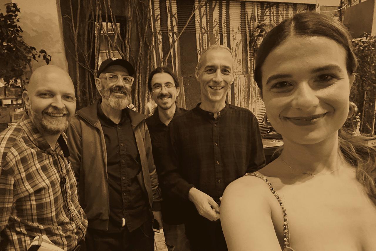 Τελευταίο «Μουσικό Περίπτερο» με τους Swing Tales  στον πεζόδρομο της Τσούπελη