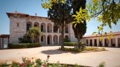 ΥΠΟΥΡΓΕΙΟ ΠΟΛΙΤΙΣΜΟΥ: Παραχώρησε το Βυζαντινό Μουσείο για τη γαμήλια δεξίωση της κόρης των Γλύξμπουργκ την οποία αποκαλεί «βασίλισσα»!!!