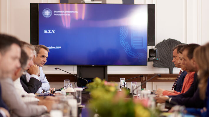 Εξαγγελίες για «δωρεάν» χειρουργεία, χωρίς προσωπικό και υποδομές για να συγκαλυφθεί η απογείωση της εμπορευματικής δράσης