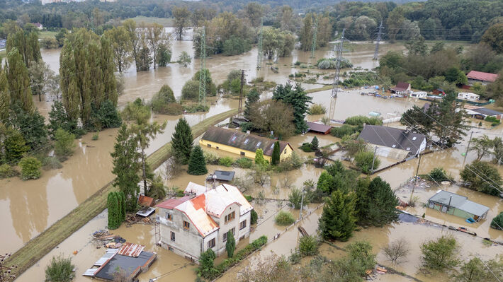 ΑΠΡΟΣΤΑΤΕΥΤΟΙ ΟΙ ΛΑΟΙ ΤΗΣ ΕΕ