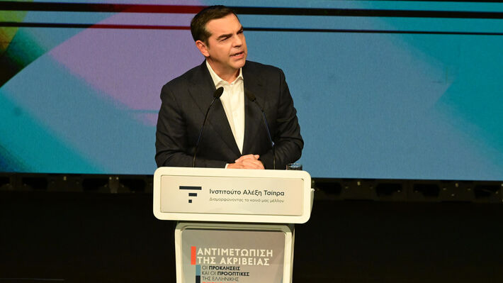 ΑΛ. ΤΣΙΠΡΑΣ Σέρβιρε τα προτάγματα του κεφαλαίου σαν «εθνικό στόχο» για τον λαό