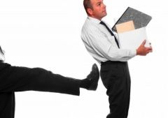 Άλλες 6.500 απολύσεις στο Δημόσιο το 2014