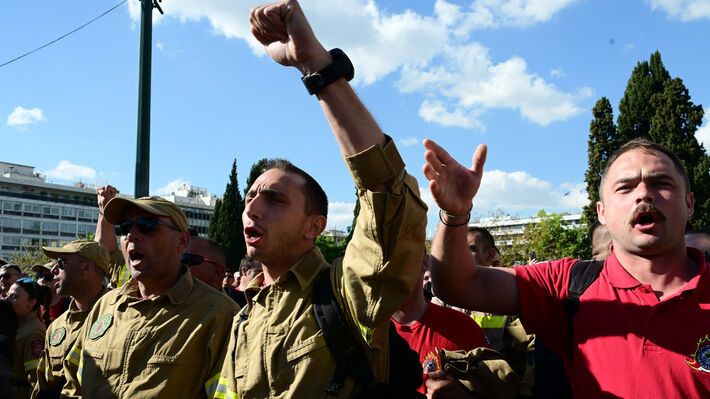 ΤΜΗΜΑ ΓΙΑ ΤΙΣ ΕΝΟΠΛΕΣ ΔΥΝΑΜΕΙΣ ΚΑΙ ΤΑ ΣΩΜΑΤΑ ΑΣΦΑΛΕΙΑΣ ΤΗΣ ΚΕ ΤΟΥ ΚΚΕ: Η κυβέρνηση προσπαθεί να ξεγελάσει τους πυροσβέστες και τον λαό επιτείνοντας την εργασιακή τους ομηρία