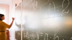 Η κυβέρνηση συνεχίζει τον αυταρχικό της κατήφορο με νέες διώξεις εναντίον εκπαιδευτικών!