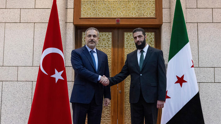 ΕΚΤΕΘΕΙΜΕΝΑ ΤΑ ΚΟΜΜΑΤΑ ΠΟΥ ΧΑΙΡΕΤΙΣΑΝ ΤΗΝ ΕΠΙΚΡΑΤΗΣΗ ΤΩΝ ΤΖΙΧΑΝΤΙΣΤΩΝ