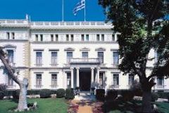 Παρέλαση αντιλαϊκών υποψηφιοτήτων
