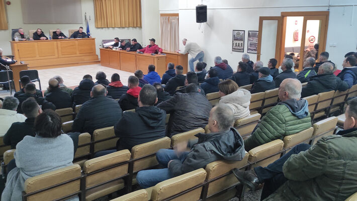 Αλεξάνδρεια: Σε μαχητικό κλίμα η σύσκεψη Αγροτικών Συλλόγων για την οργάνωση του αγώνα