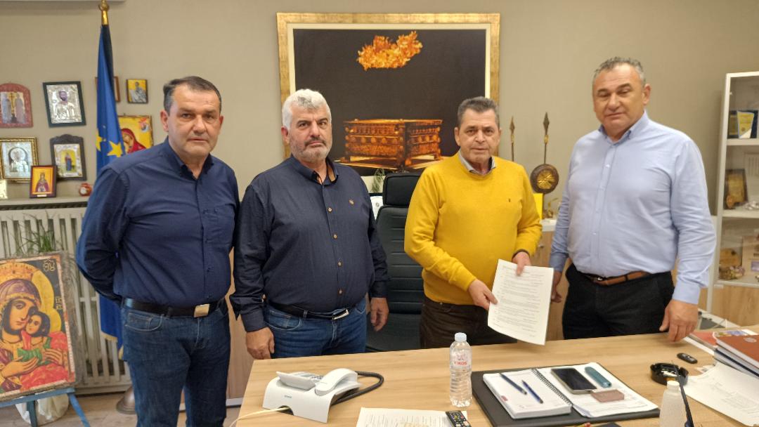 Στο πλευρό των αγροτών της Ημαθίας, στηρίζοντας τα δίκαια αιτήματα τους, ο αντιπεριφερειάρχης Ημαθίας Κ. Καλαϊτζίδης