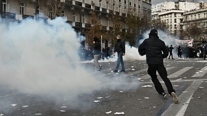 Σε εφαρμογή σχέδιο καταστολής, δεν κατάφεραν να χτυπήσουν τη μεγαλειώδη συγκέντρωση