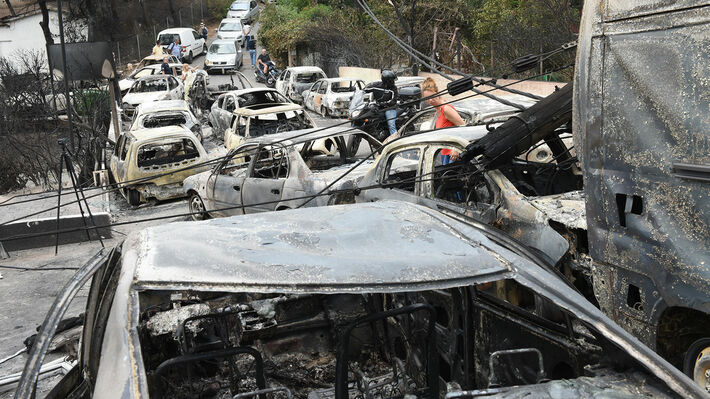ΔΙΚΗ ΓΙΑ ΤΗ ΦΟΝΙΚΗ ΠΥΡΚΑΓΙΑ ΣΤΟ ΜΑΤΙ: Την ενοχή 12 κατηγορουμένων, ανάμεσά τους της Ρ. Δούρου, πρότεινε η εισαγγελέας