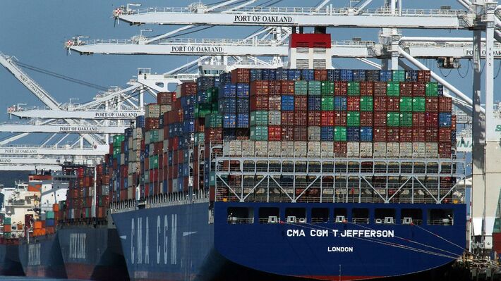 Η ΕΕ «πάγωσε» τα αντίμετρα και δηλώνει έτοιμη για παζάρι με τις ΗΠΑ