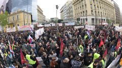 ΠΑΜΕ:Καταγγέλλει την προκλητική μάζωξη κυβέρνησης , επιχειρηματικών συμφερόντων και πλειοψηφίας της ΓΣΕΕ