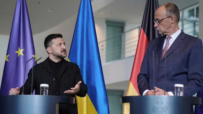 Γραπτή δέσμευση «περιορισμού» του ΝΑΤΟ φέρεται να ζητά η Ρωσία