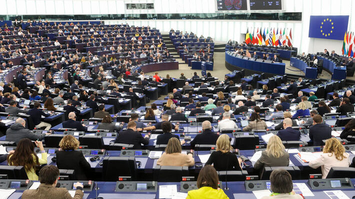 Άθλιο αντικομουνιστικό ψήφισμα ξέπλυμα των συνεργατών των ναζί και των συμμοριών τους, το νέο «πόνημα» του Ευρωκοινοβουλίου