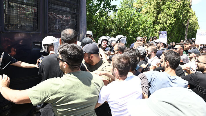 ΓΡΑΦΕΙΟ ΤΥΠΟΥ ΤΟΥ ΚΣ ΤΗΣ ΚΝΕ: Οι δίκαιες διεκδικήσεις των φοιτητών δεν φιμώνονται ούτε καταστέλλονται!