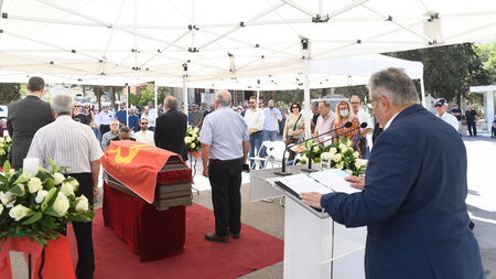 Με θλίψη και περηφάνια ο αποχαιρετισμός στον ηγέτη του Συριακού ΚΚ, σύντροφο Αμάρ Μπαγκντάς