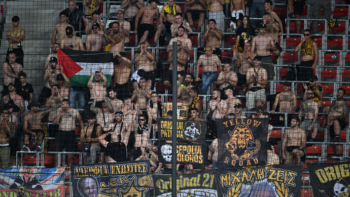 «Λευτεριά στην Παλαιστίνη» από τους οπαδούς της ΑΕΚ