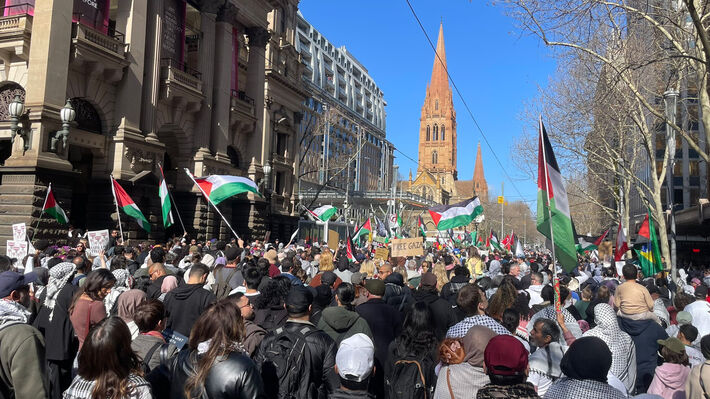 Μεγάλες συγκεντρώσεις αλληλεγγύης στον παλαιστινιακό λαό σε Μελβούρνη και Σίδνεϊ