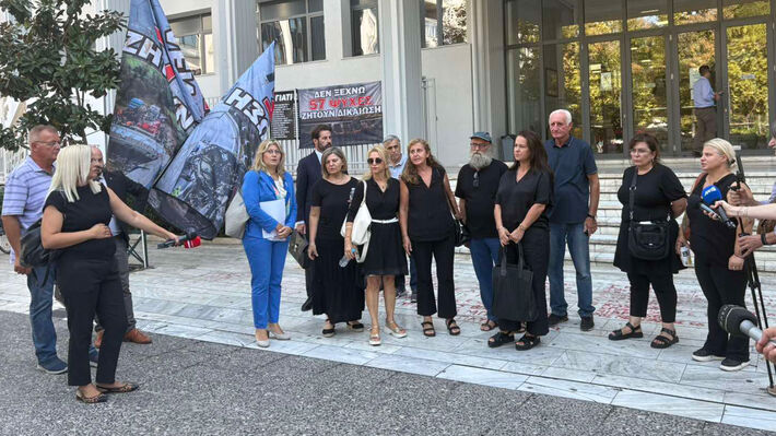 ΣΥΓΓΕΝΕΙΣ ΘΥΜΑΤΩΝ ΕΓΚΛΗΜΑΤΟΣ ΤΩΝ ΤΕΜΠΩΝ: Κατέθεσαν κοινό υπόμνημα για την διεξαγωγή συμπληρωματικής ανάκρισης