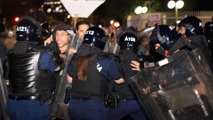 Επίθεση της αστυνομίας στην Κύπρο σε όσους διαδήλωναν ενάντια στο ρεσάλτο των Ισραηλινών στρατιωτών στον στολίσκο «Global Sumud Flotilla»