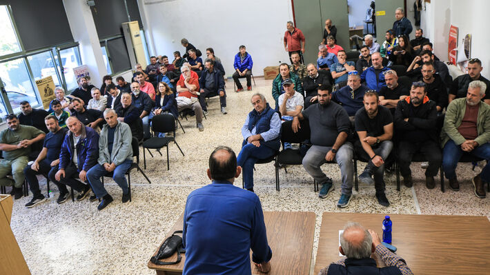 Κλιμάκωση του αγώνα κόντρα στην εξαθλίωση που επιβάλλουν κυβέρνηση και ΕΕ αποφάσισαν οι βιοπαλαιστές αγροτοκτηνοτρόφοι