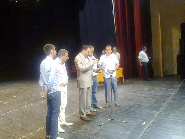 Γιατί τόσο λίγοι με πολιτικό όρκο;