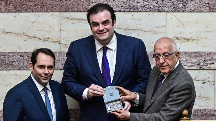 Στη Βουλή ο νέος κρατικός προϋπολογισμός: Εργαλείο κλιμάκωσης της φοροληστείας και της πολεμικής προετοιμασίας