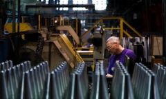 Πρόγραμμα πολεμικής βιομηχανίας για να θησαυρίσουν τα μονοπώλια