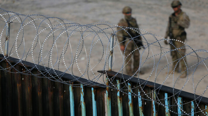 Ο Τραμπ δεν αποκλείει εισβολή στην Βενεζουέλα και επιθέσεις σε Μεξικό και Κολομβία