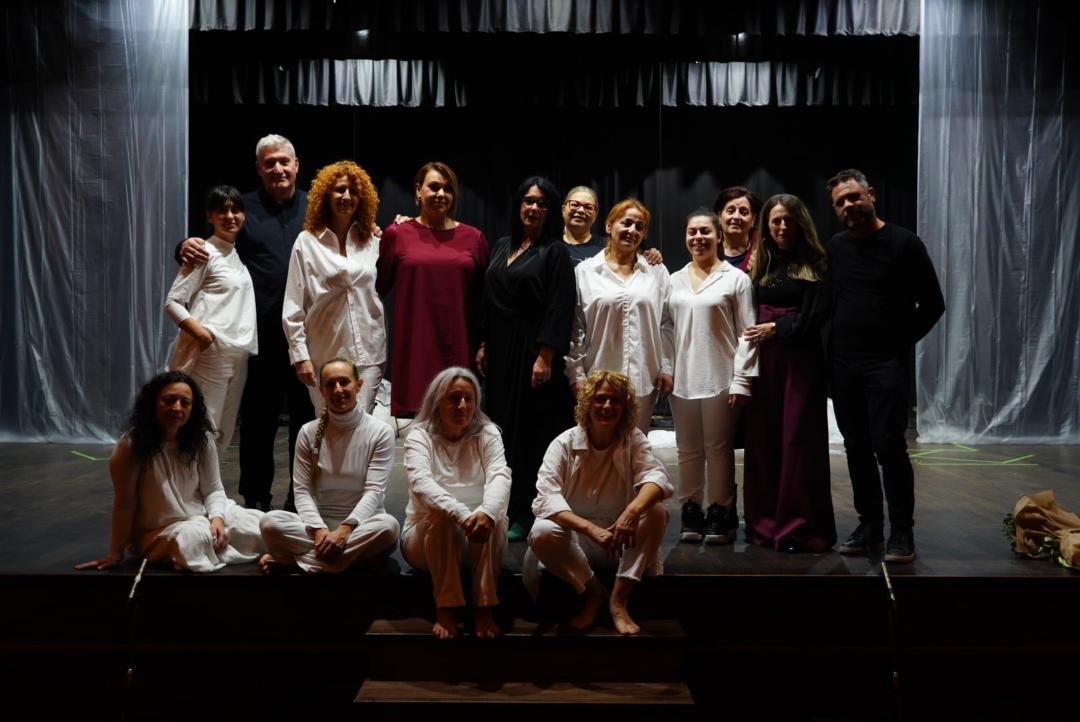 "Φωνές γυναικών"