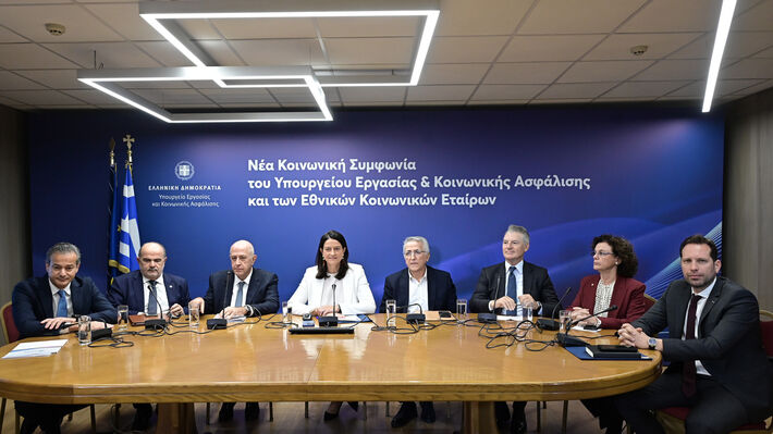 Κυβέρνηση, εργοδότες και ξεπουλημένη ηγεσία της ΓΣΕΕ βάφτισαν «ιστορική» την επιστροφή στον... «τόπο του εγκλήματός» τους για τις ΣΣΕ