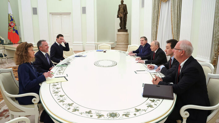 Φουντώνει το παζάρι για τη λεία της Ουκρανίας, «τρέχουν» οι προετοιμασίες για ένα γενικευμένο μακελειό