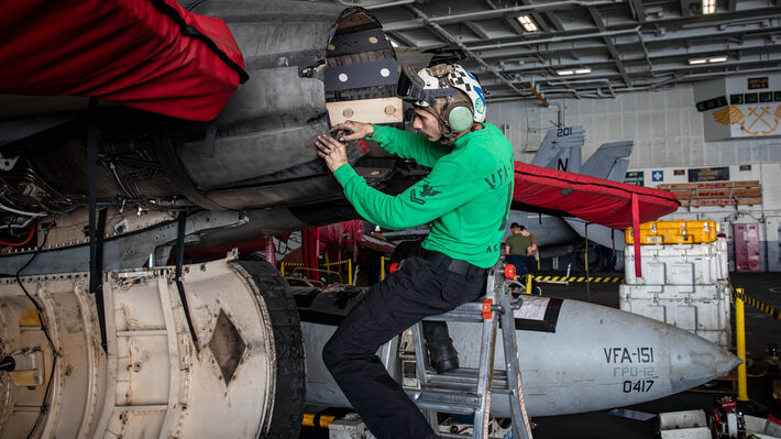 «Άλλη μια αρμάδα πλέει προς το Ιράν» δηλώνει ο Τραμπ, κλιμακώνοντας τις απειλές
